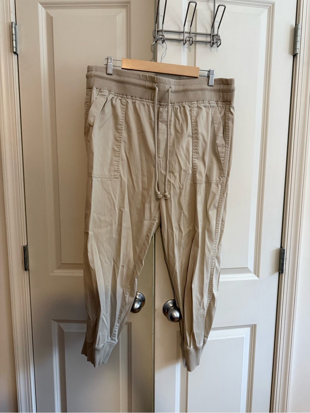 Lou & Grey Beige Drawstring Joggers